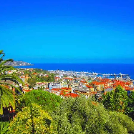 アパート Frida *